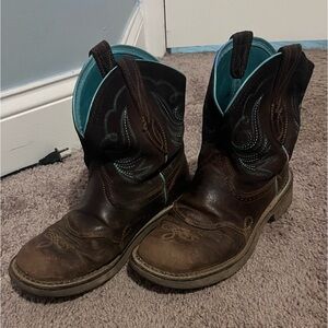 Women’s Ariat 7.5 round toed boots
